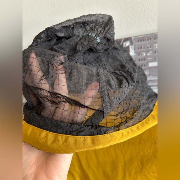 Lululemon Water-Repellent Mesh Jacket in Gold Spice / Black - Picture 14 of 15